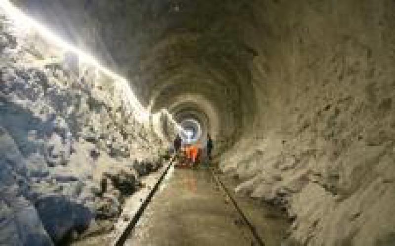 贊比亞下凱富峽水電站發(fā)電洞室群完成首倉(cāng)澆筑