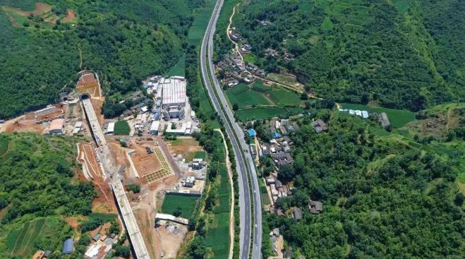 設(shè)計(jì)時(shí)速350公里！中國(guó)渝昆高鐵建設(shè)取得重大突破