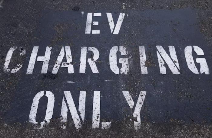 美國電動汽車充電站建設進度緩慢 聯(lián)邦資金使用受質(zhì)疑