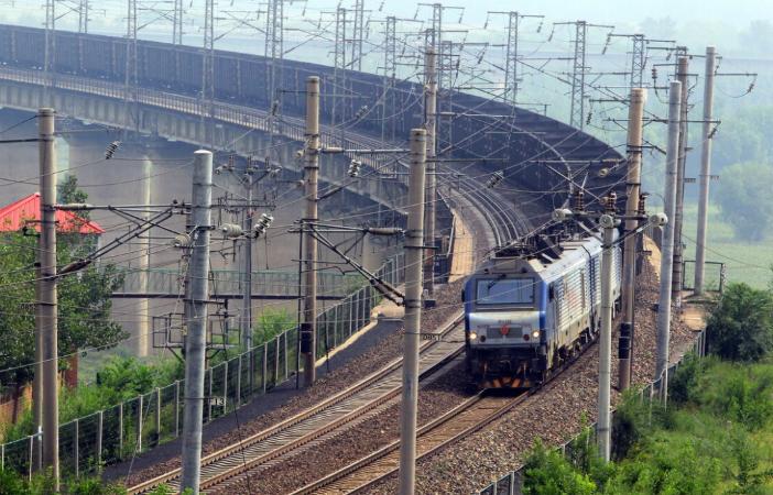 大秦鐵路日均運(yùn)煤超100萬噸保障迎峰度夏