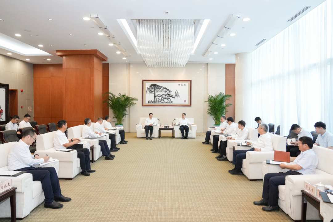 溫樞剛張文峰會(huì)見(jiàn)哈電集團(tuán)董事長(zhǎng)黃偉、總經(jīng)理劉清勇