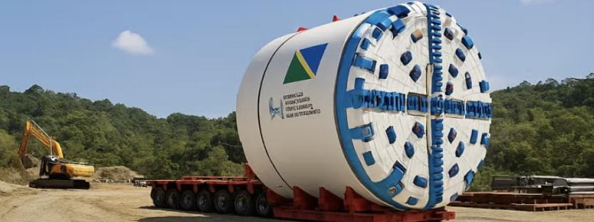 蒂娜河水電項目迎關(guān)鍵進(jìn)展 隧道掘進(jìn)機抵達(dá)施工現(xiàn)場