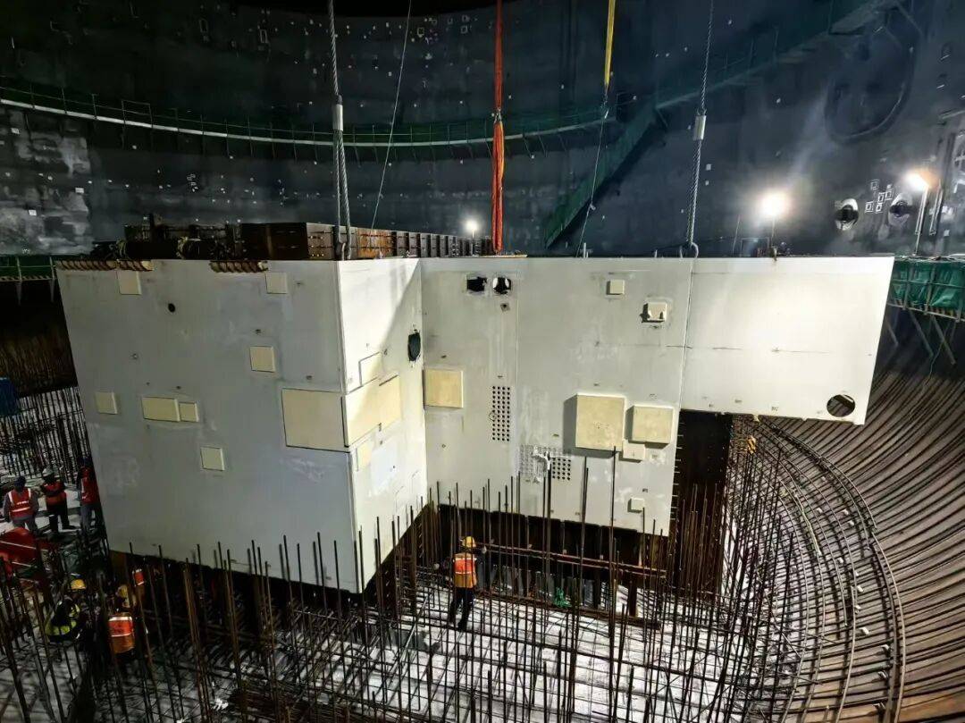 國內(nèi)首創(chuàng)！陸豐核電1號機組CA05與CB組合模塊整體吊裝成功