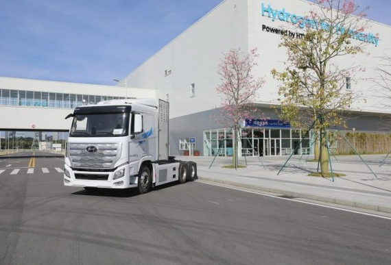 HTWO廣州氫燃料電池牽引車攜手大田物流在粵港澳大灣區(qū)啟動試運營